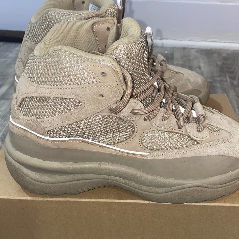 Yeezy Desert Boots Size 8